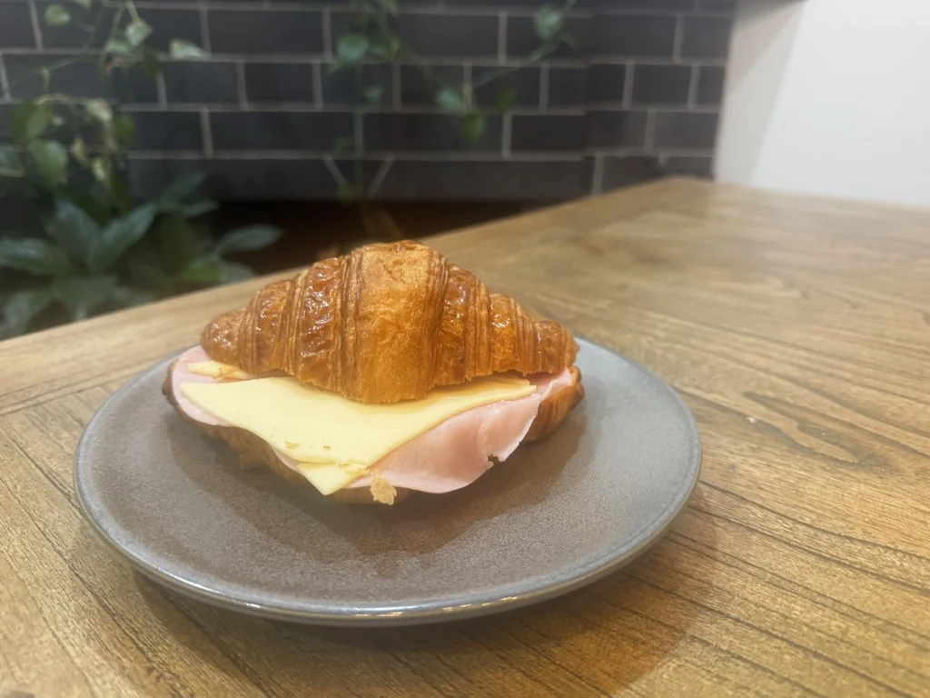 Ham & cheese croissant
