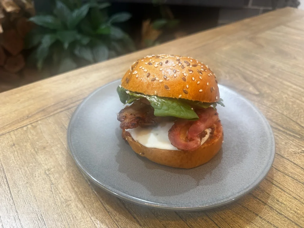 Bacon & egg roll